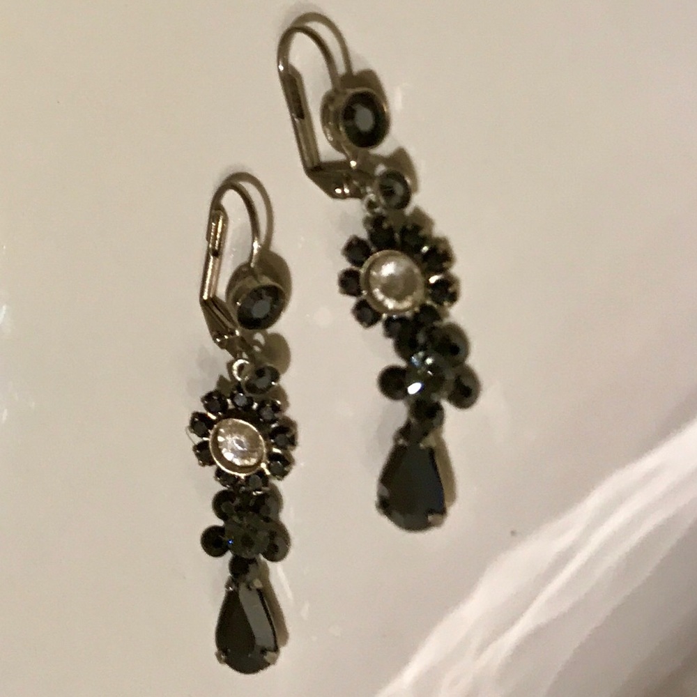 *Sorrelli Crystal Drop Earrings*